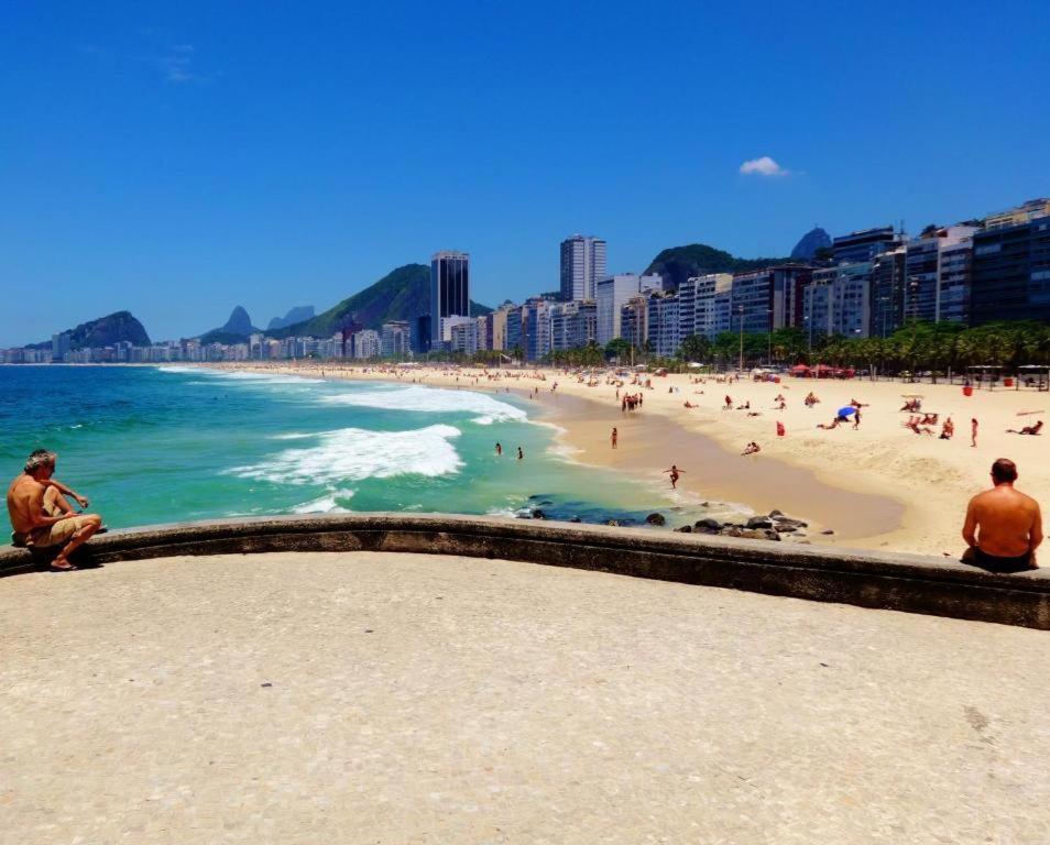 Studio Completo Na Praia De Copacabana Com Ar, Wifi, Netflix, Ate 4 Pessoas, Fundos Claro E Silencioso, Pauloangerami Pj135 Rio de Janeiro Zewnętrze zdjęcie