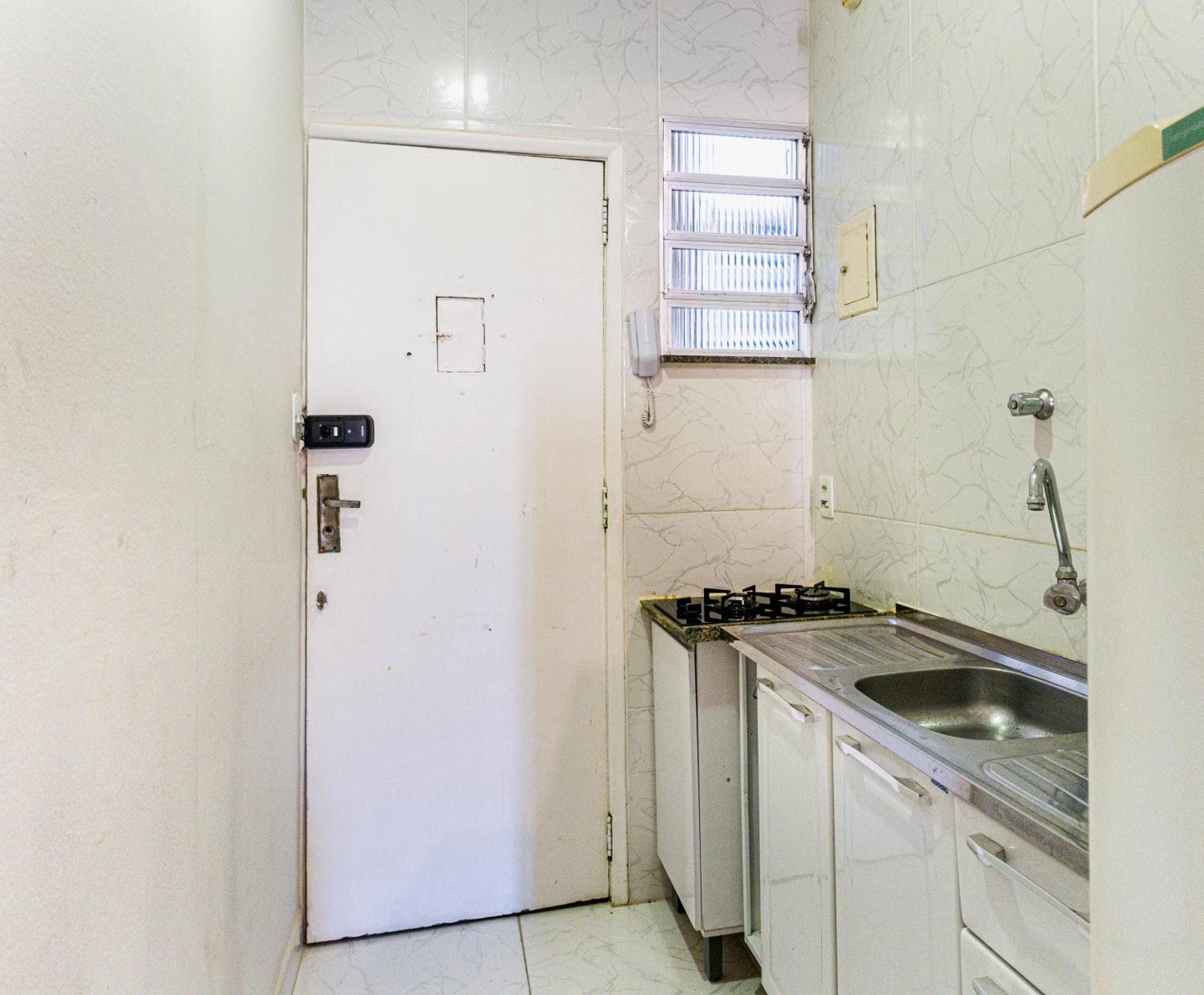 Studio Completo Na Praia De Copacabana Com Ar, Wifi, Netflix, Ate 4 Pessoas, Fundos Claro E Silencioso, Pauloangerami Pj135 Rio de Janeiro Zewnętrze zdjęcie